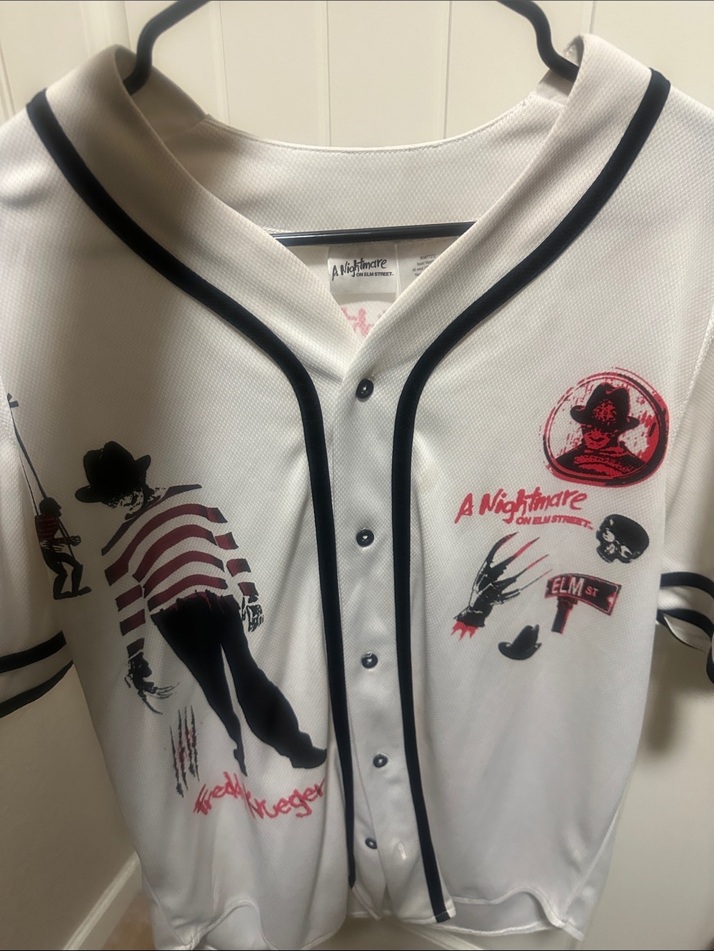 Women’s size medium a nightmare on elm street Jersey new Halloween